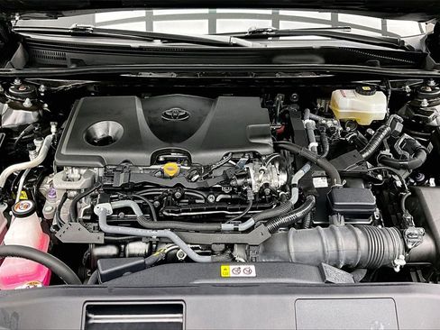 Used 2022 Toyota Avalon Limited image 10