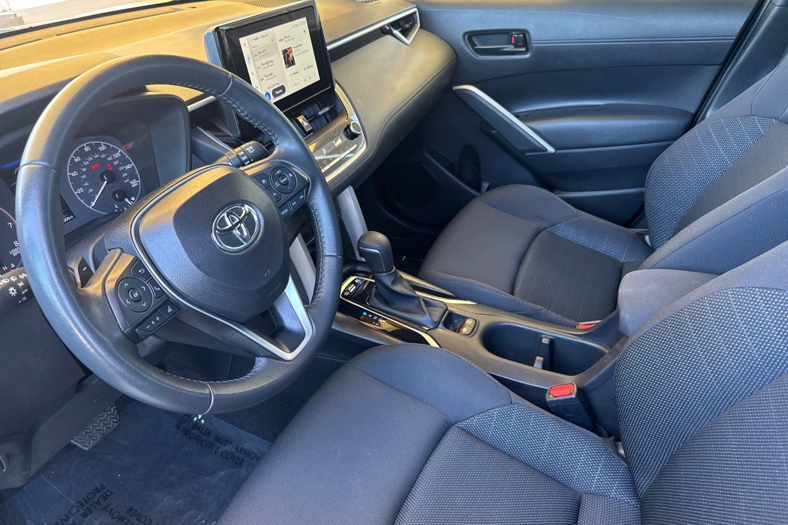 Used 2025 Toyota Corolla Cross AWD Hybrid image 11