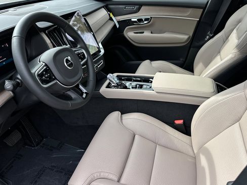 New 2026 Volvo XC90 T8 Ultra w/ Lounge Package AWD/4WD image 8