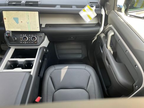 Used 2026 Land Rover Defender 110 S AWD/4WD image 29