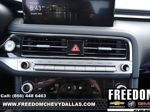 Used 2025 Genesis G70 2.5T RWD image 17