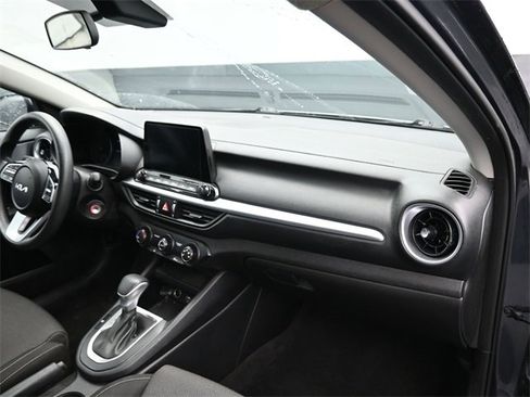 Used 2023 Kia Forte LXS image 8