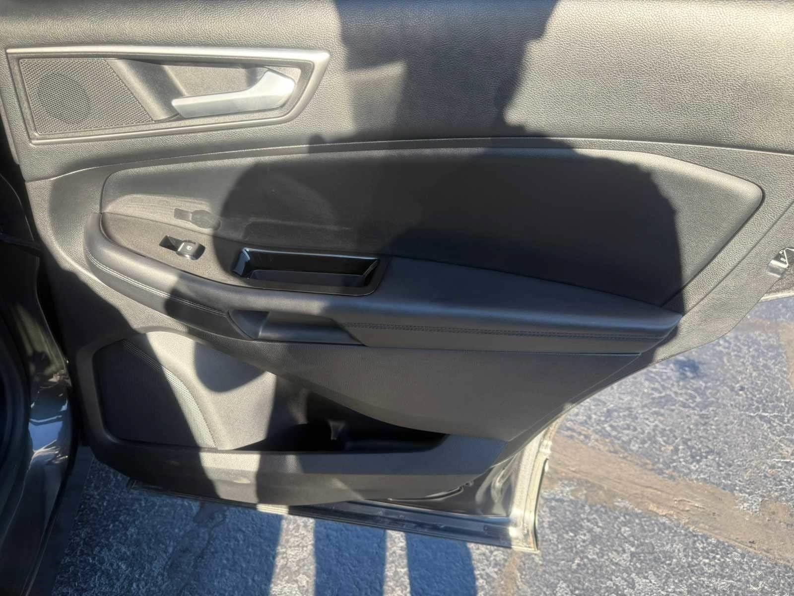 Used 2015 Ford Edge SEL w/ Equipment Group 201A FWD image 26