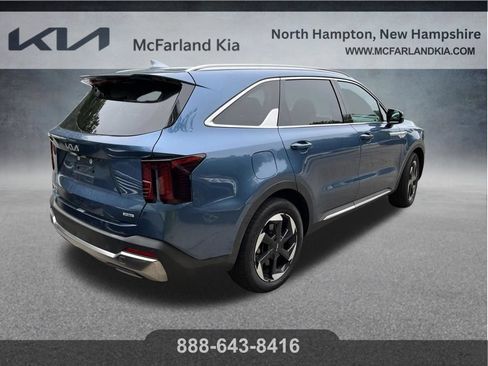 Used 2025 Kia Sorento EX AWD/4WD image 4
