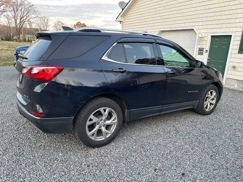 Used 2020 Chevrolet Equinox LT image 2