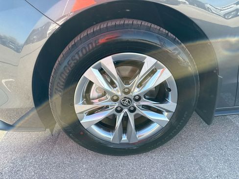 Certified 2025 Toyota Sienna Limited image 19