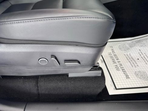 Used 2021 Tesla Model Y Long Range image 13