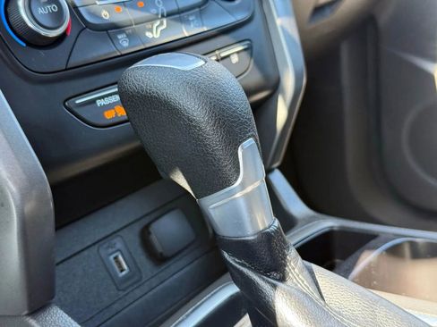 Used 2017 Ford Escape SE image 37