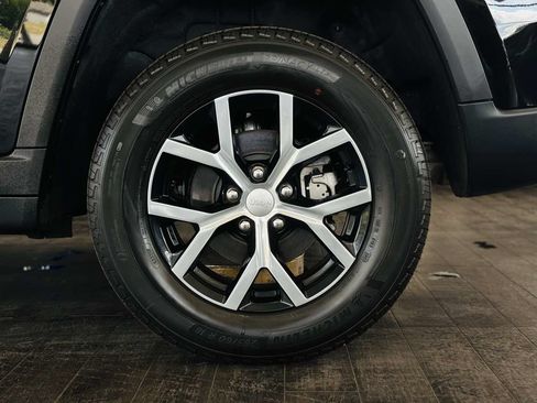 Used 2025 Jeep Grand Cherokee Limited AWD/4WD image 27