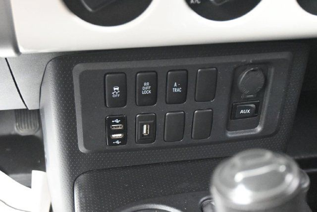 Used 2010 Toyota FJ Cruiser 4WD w/ Convenience Pkg image 31