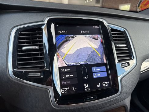 Used 2018 Volvo XC90 T6 Momentum w/ Convenience Package image 4