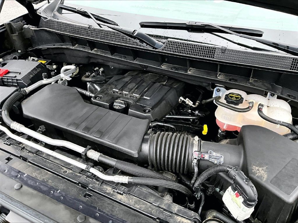 Used 2024 Chevrolet Silverado 1500 LT AWD/4WD image 36