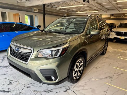 Used 2021 Subaru Forester Premium w/ Popular Package #1 AWD/4WD image 3