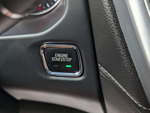 Certified 2023 GMC Acadia SLT w/ Technology Package AWD/4WD image 25