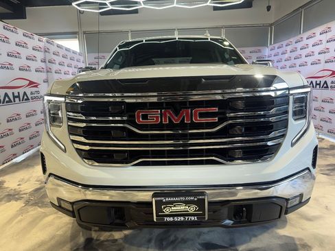 Used 2025 GMC Sierra 1500 SLT image 3