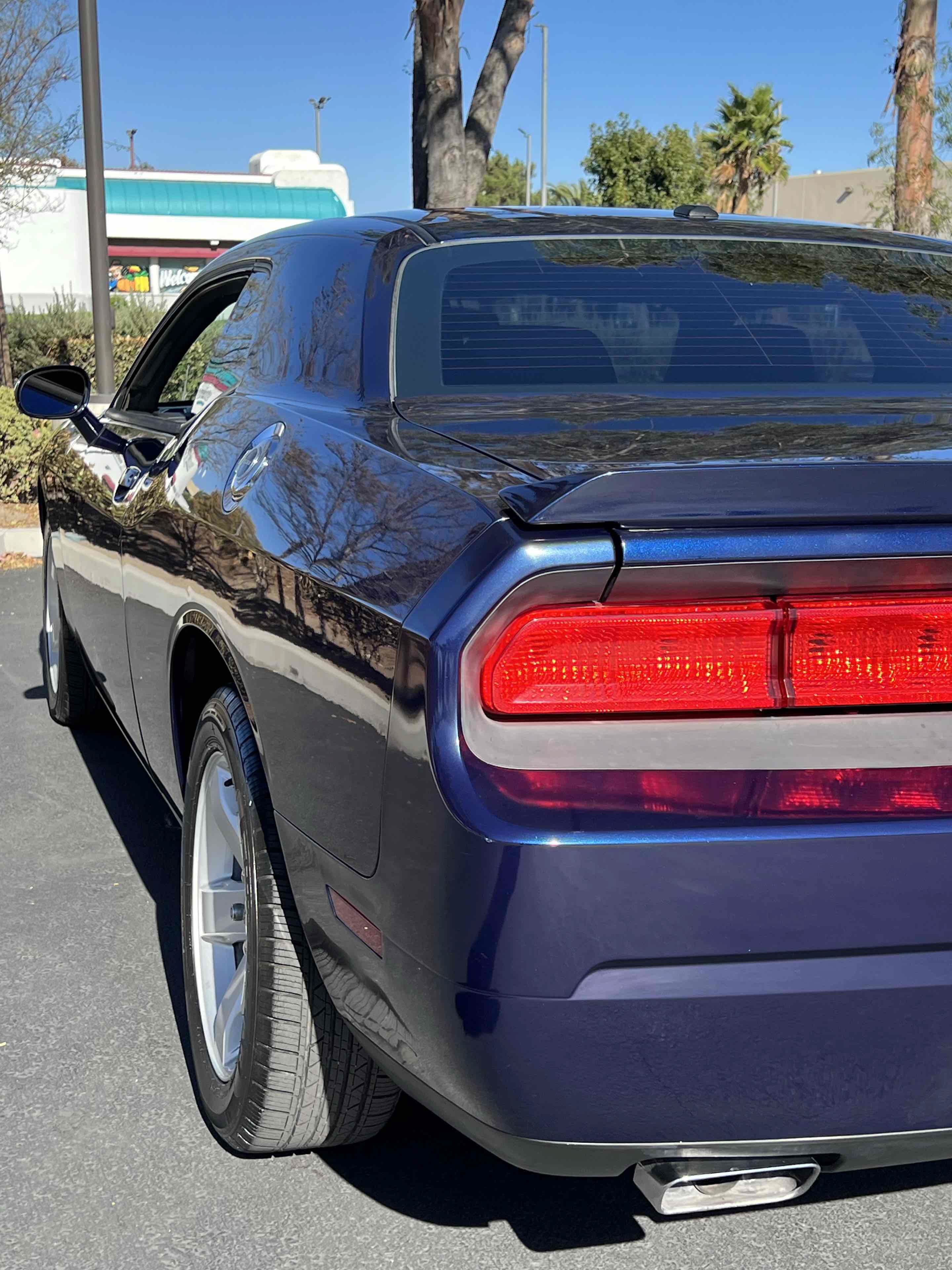 Used 2014 Dodge Challenger R/T RWD image 28
