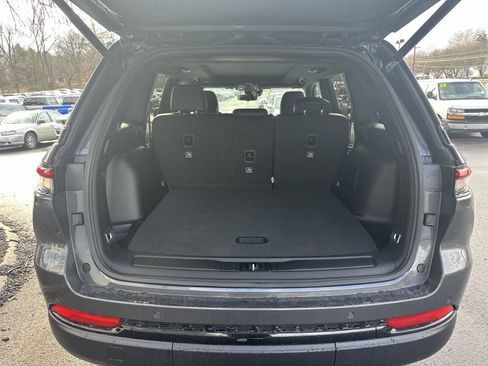 New 2025 Jeep Grand Cherokee Limited w/ Luxury Tech Group II image 5