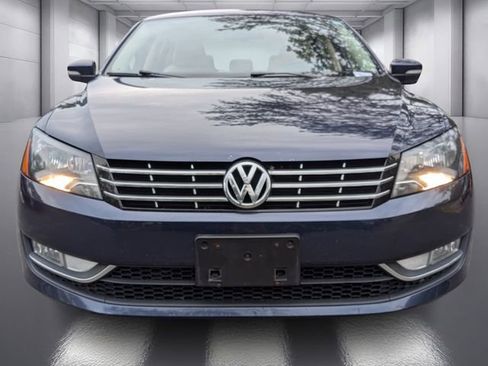 Used 2014 Volkswagen Passat TDI SEL Premium image 2