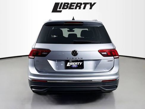 Used 2022 Volkswagen Tiguan SE image 6