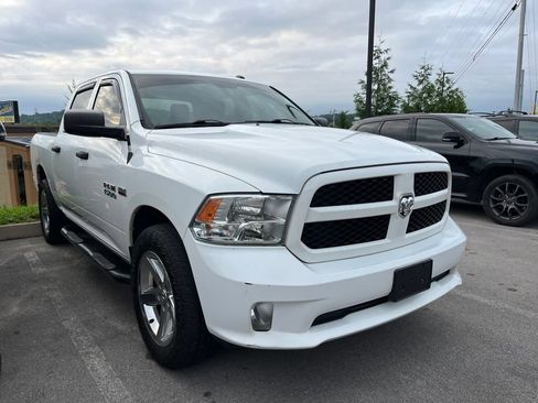 Used 2017 RAM 1500 Express AWD/4WD image 2