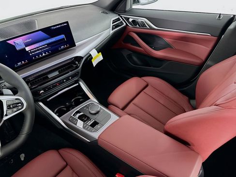 Used 2026 BMW 430i xDrive w/ M Sport Package image 28