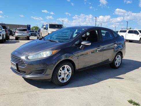 Used 2015 Ford Fiesta SE FWD image 4
