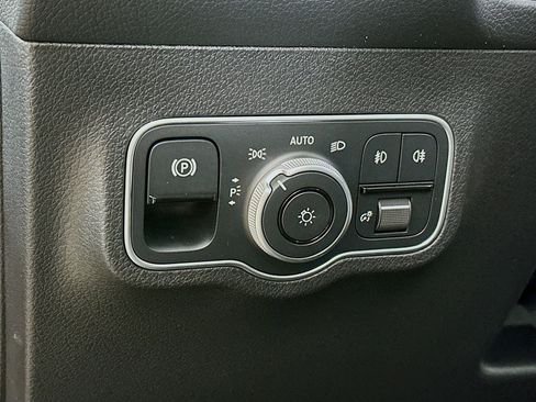 New 2026 Mercedes-Benz GLB 250 4MATIC image 10