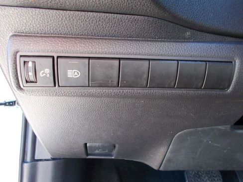 Used 2025 Toyota Corolla LE image 17