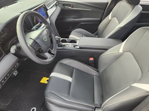 Used 2025 Toyota Camry SE w/ Convenience Package FWD image 9