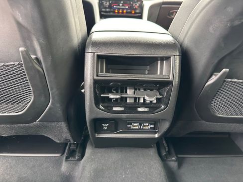 Used 2023 Jeep Grand Cherokee Altitude image 24