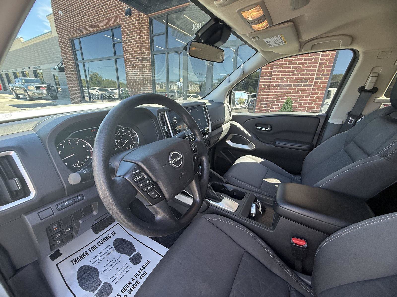Used 2025 Nissan Frontier SV AWD/4WD image 15