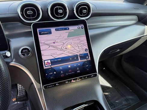 Used 2024 Mercedes-Benz GLC 300 4MATIC image 18