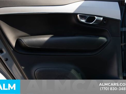 Used 2022 Volvo XC90 T5 Momentum w/ Protection Package Premier image 20