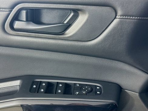 Used 2024 Nissan Pathfinder SV FWD image 20