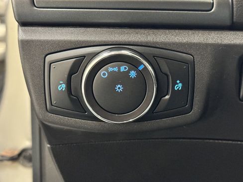 Used 2015 Ford Fusion SE image 16