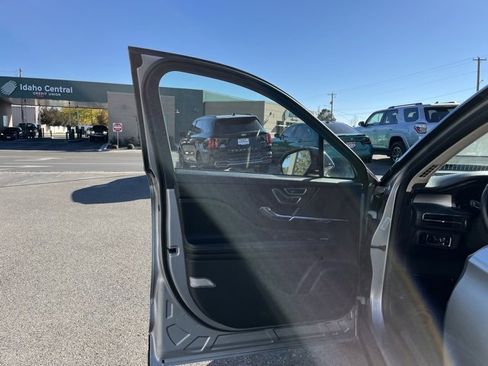 Used 2024 Lincoln Corsair Reserve w/ Equipment Group 201A image 25