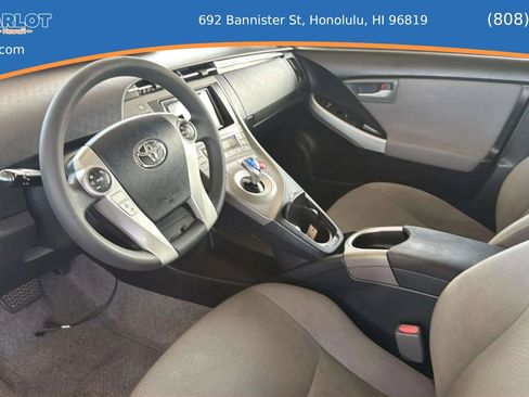 Used 2014 Toyota Prius One FWD image 17