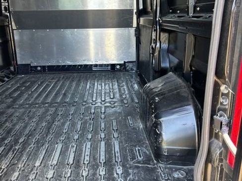 Used 2023 RAM ProMaster 2500 w/ Black Appearance Package FWD image 8