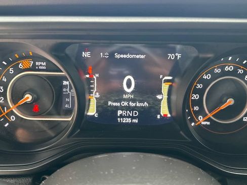 Used 2025 Jeep Wrangler Unlimited Rubicon AWD/4WD image 29
