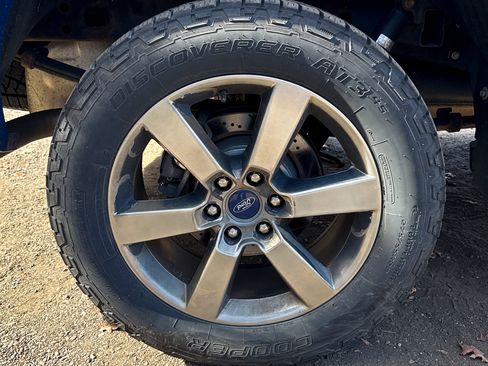 Used 2017 Ford F150 XLT w/ Equipment Group 302A Luxury image 14