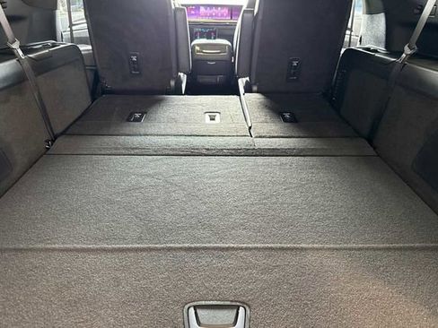 Certified 2025 Cadillac Escalade ESV Premium Luxury image 16