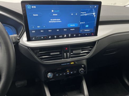 Certified 2024 Ford Escape Platinum image 17