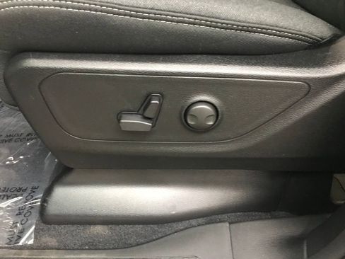 New 2026 RAM 1500 4x4 Crew Cab image 13