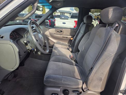 Used 2001 Ford F150 XLT image 10
