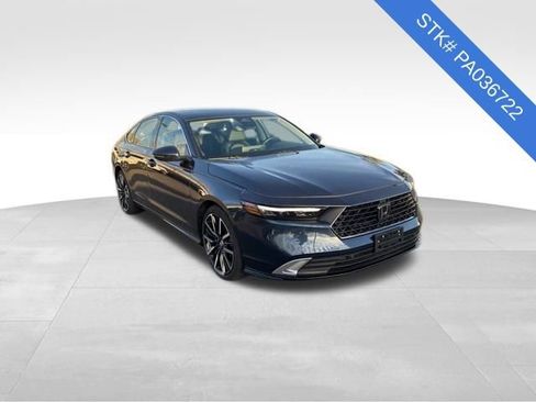Used 2023 Honda Accord Touring image 3