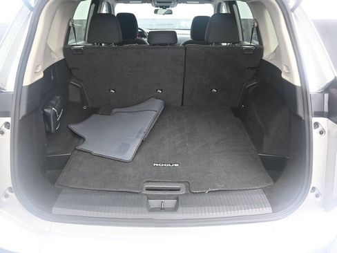 Used 2024 Nissan Rogue S AWD/4WD image 11