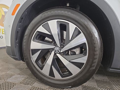 Used 2024 Volkswagen ID.4 2WD image 33