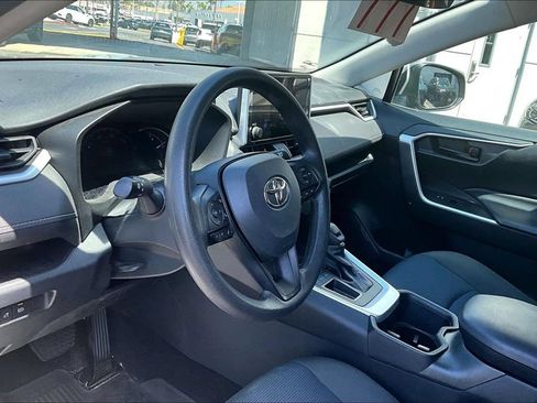 Used 2023 Toyota RAV4 LE FWD image 9