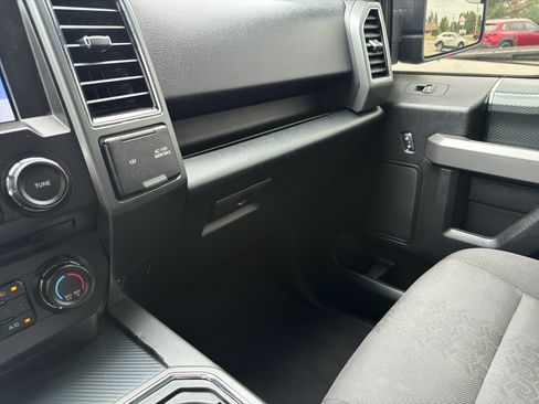 Used 2018 Ford F150 XLT w/ Equipment Group 302A Luxury AWD/4WD image 32