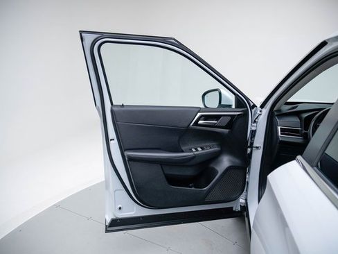 Used 2024 Mitsubishi Outlander SE image 23